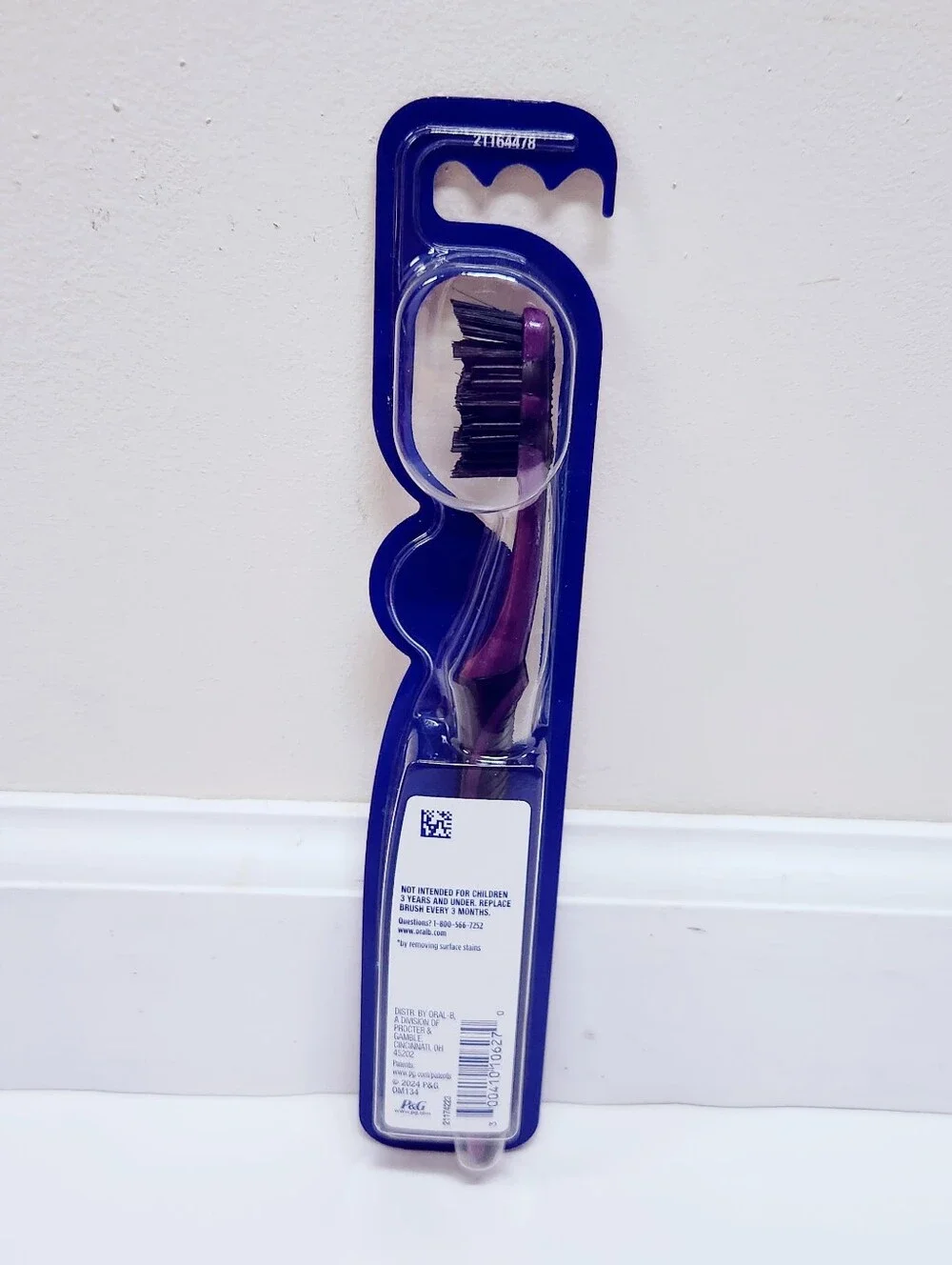 🍭7/$15 Oral-B Charcoal Whitening Toothbrush Soft Bristle